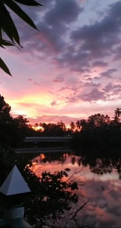 River Side Holiday Inn Weligama Extérieur photo