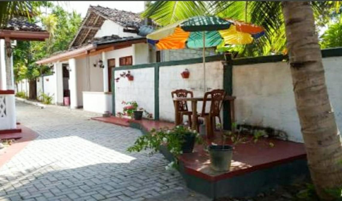 River Side Holiday Inn Weligama Extérieur photo