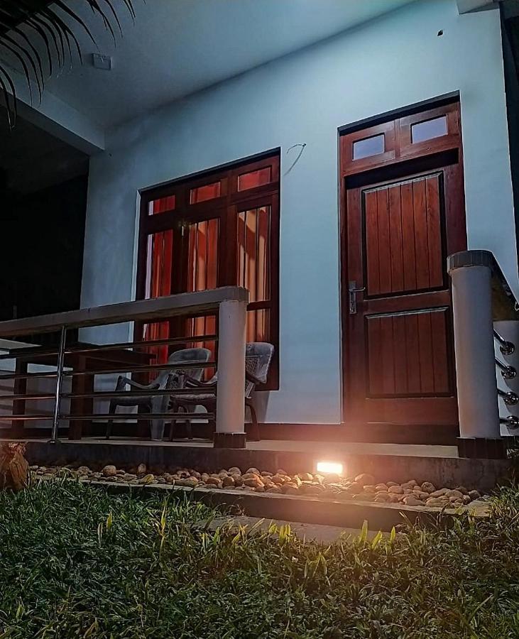River Side Holiday Inn Weligama Extérieur photo
