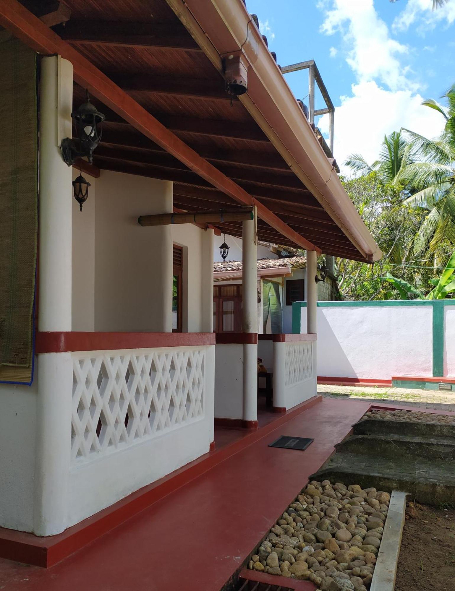 River Side Holiday Inn Weligama Extérieur photo